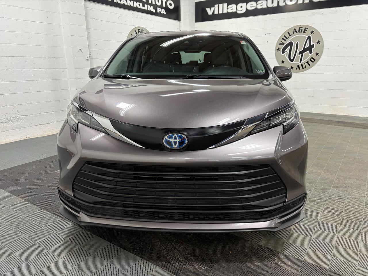 Toyota Sienna LE 8-Passenger AWD 2021
