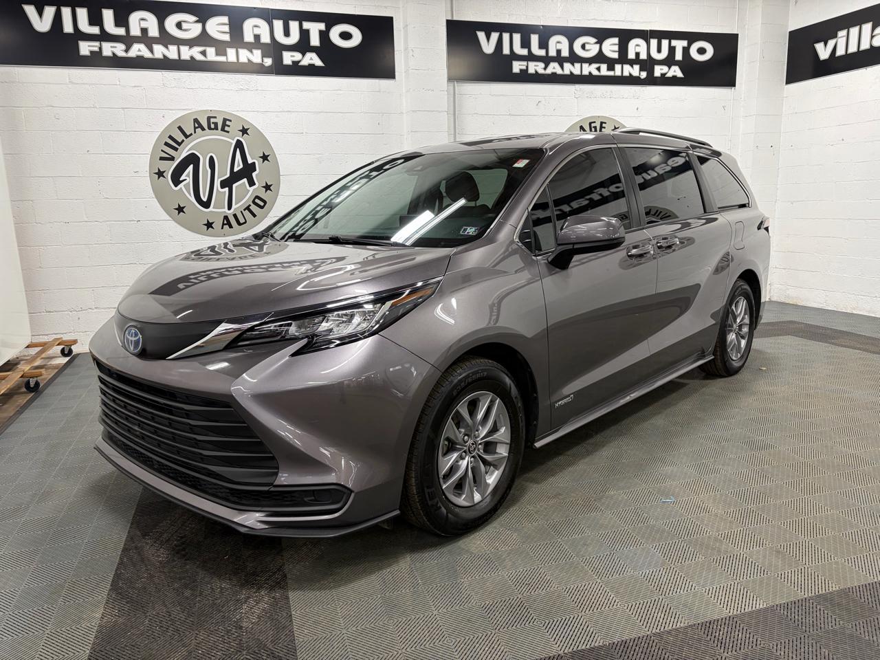 Toyota Sienna LE 8-Passenger AWD 2021