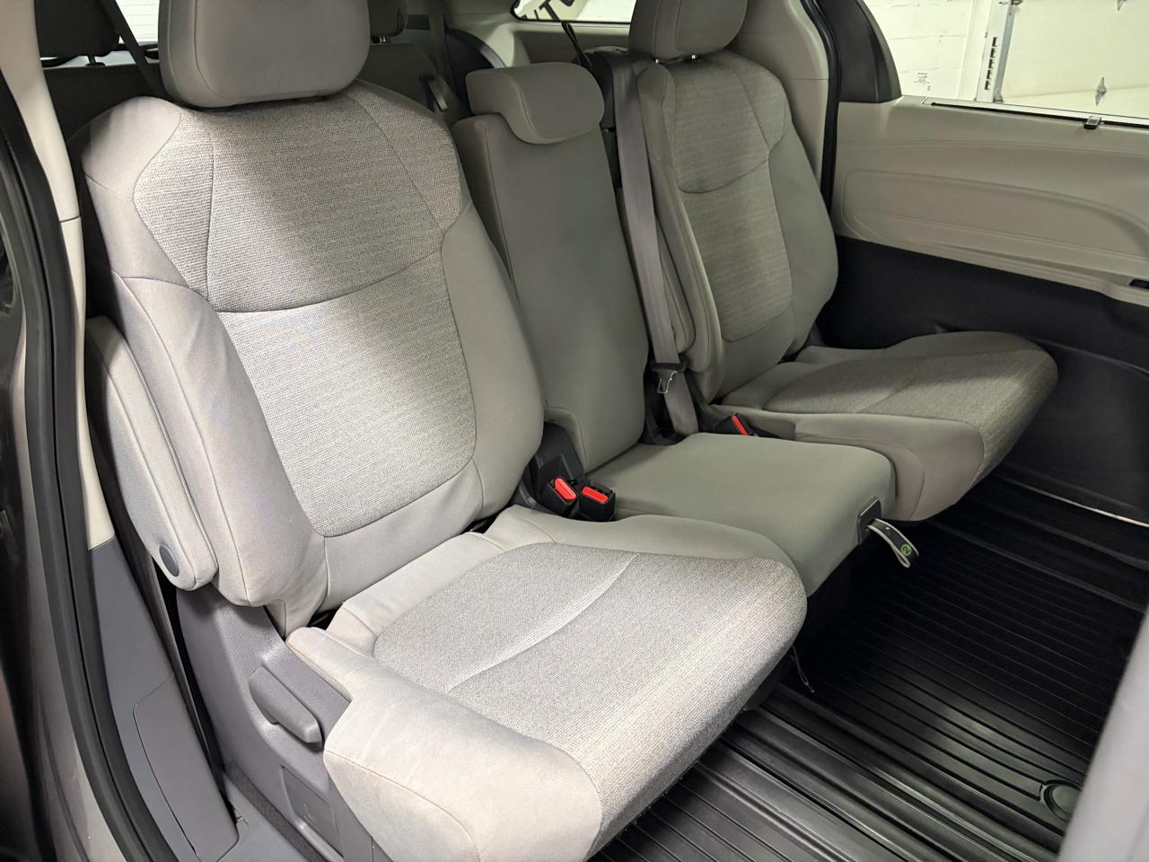 Toyota Sienna LE 8-Passenger AWD 2021