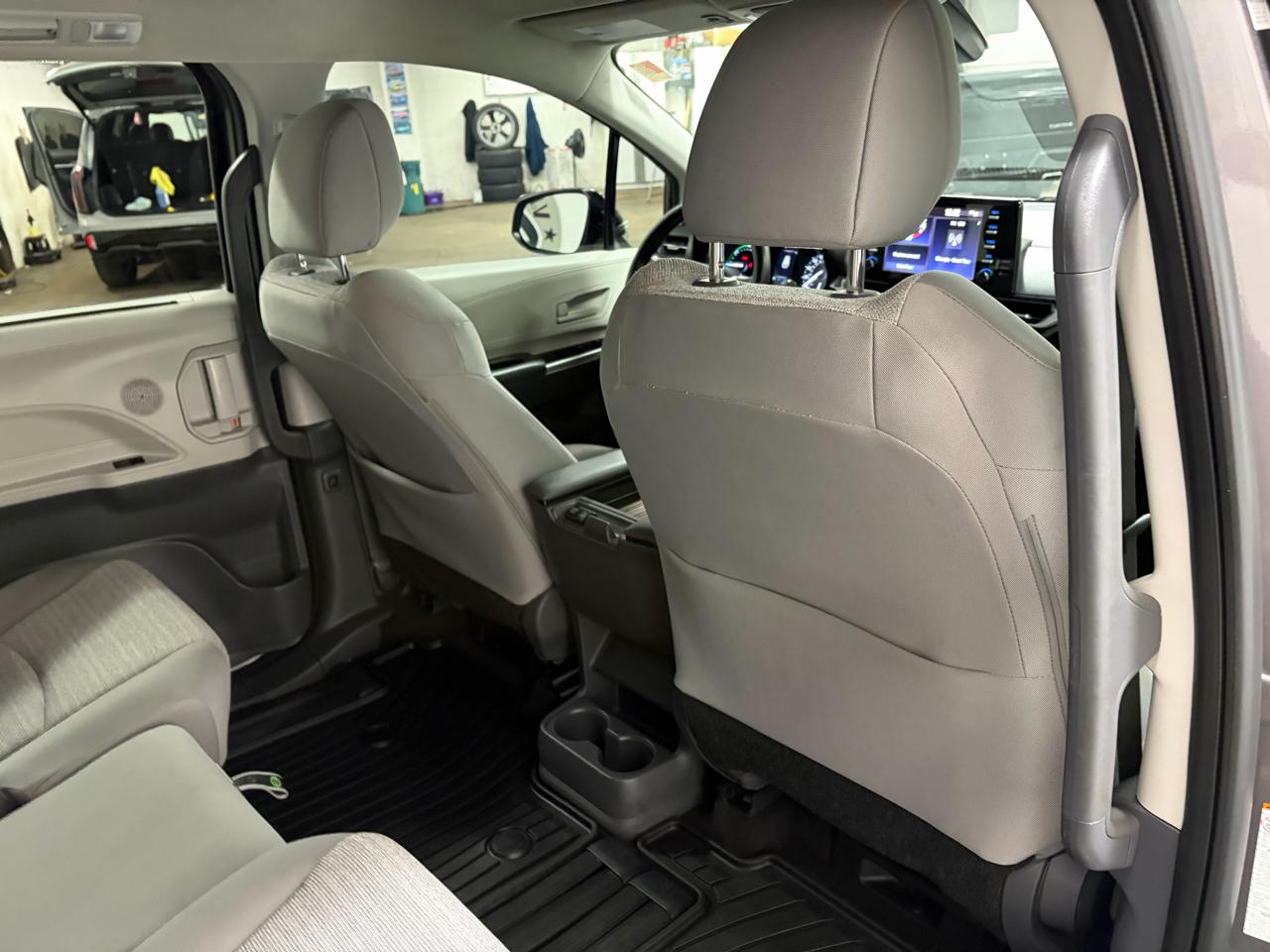 Toyota Sienna LE 8-Passenger AWD 2021