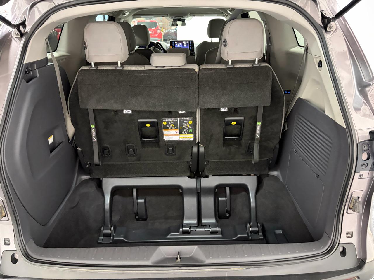 Toyota Sienna LE 8-Passenger AWD 2021