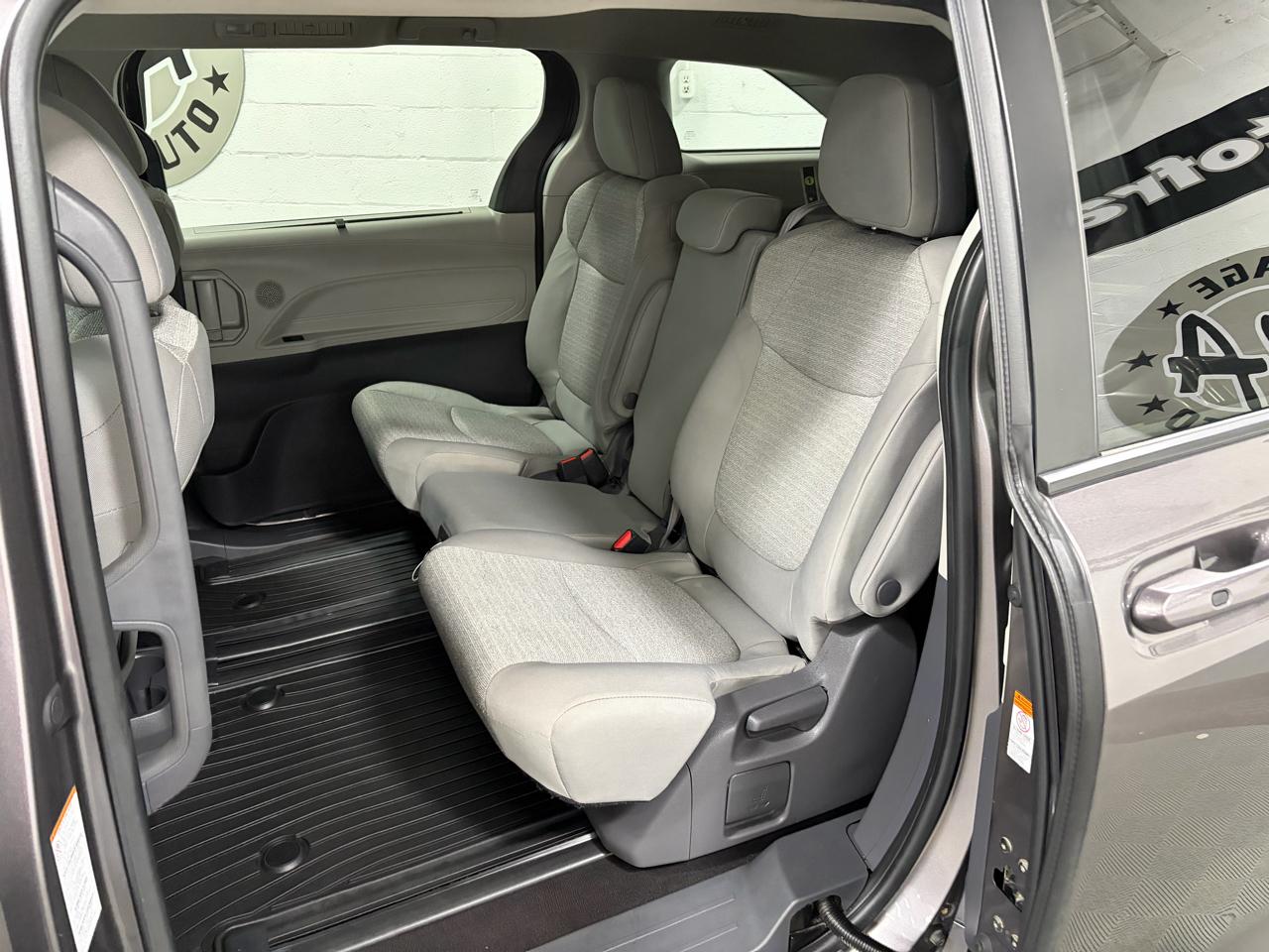 Toyota Sienna LE 8-Passenger AWD 2021