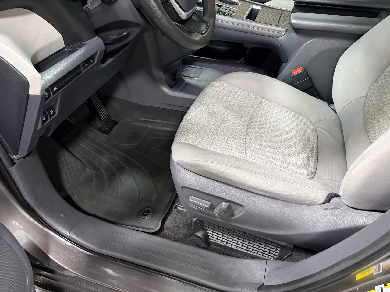 Toyota Sienna LE 8-Passenger AWD 2021