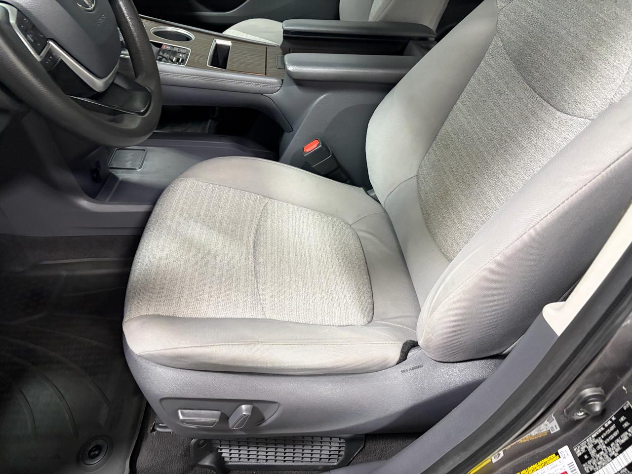 Toyota Sienna LE 8-Passenger AWD 2021