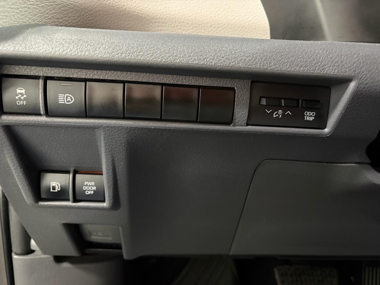 Toyota Sienna LE 8-Passenger AWD 2021