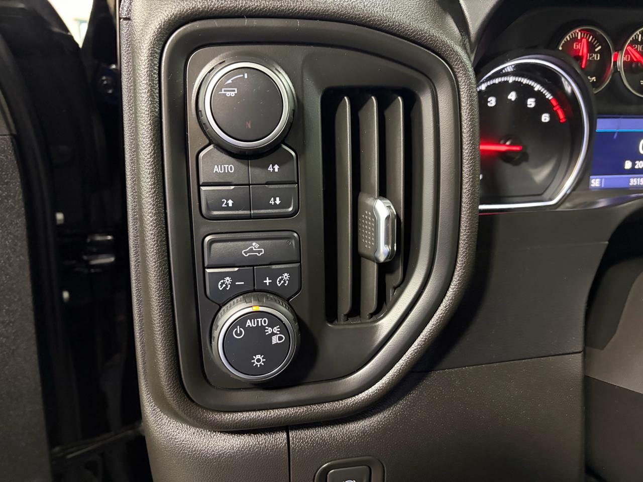 Chevrolet Silverado 1500  2021