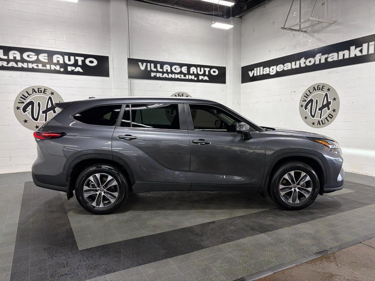 Toyota Highlander XLE AWD (Natl) 2025