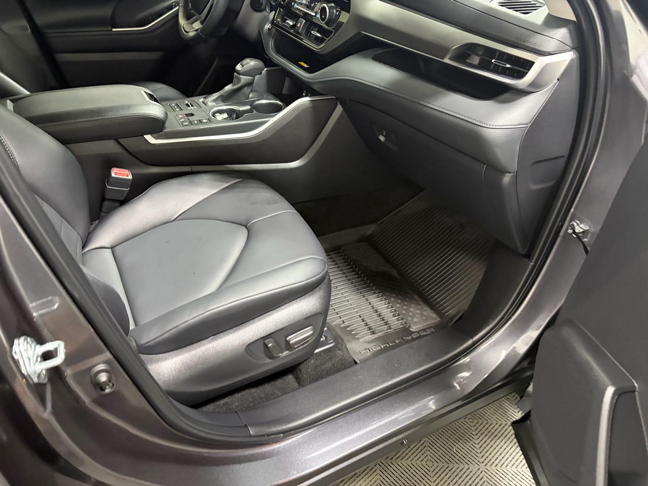 Toyota Highlander XLE AWD (Natl) 2025