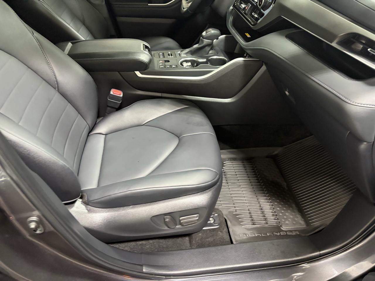 Toyota Highlander XLE AWD (Natl) 2025