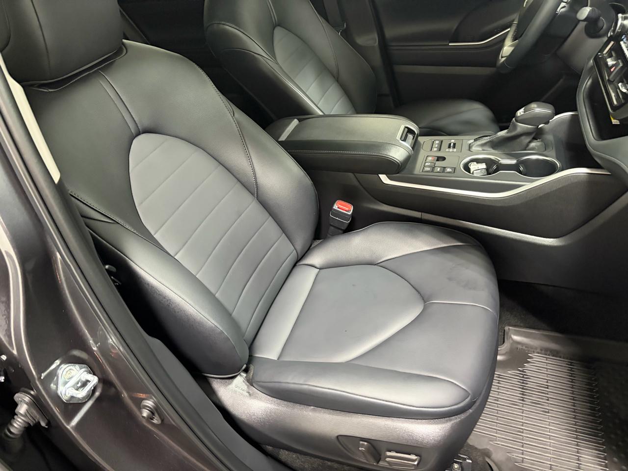 Toyota Highlander XLE AWD (Natl) 2025