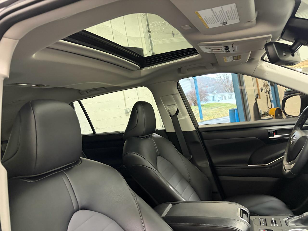 Toyota Highlander XLE AWD (Natl) 2025