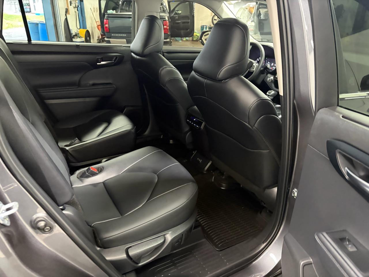 Toyota Highlander XLE AWD (Natl) 2025