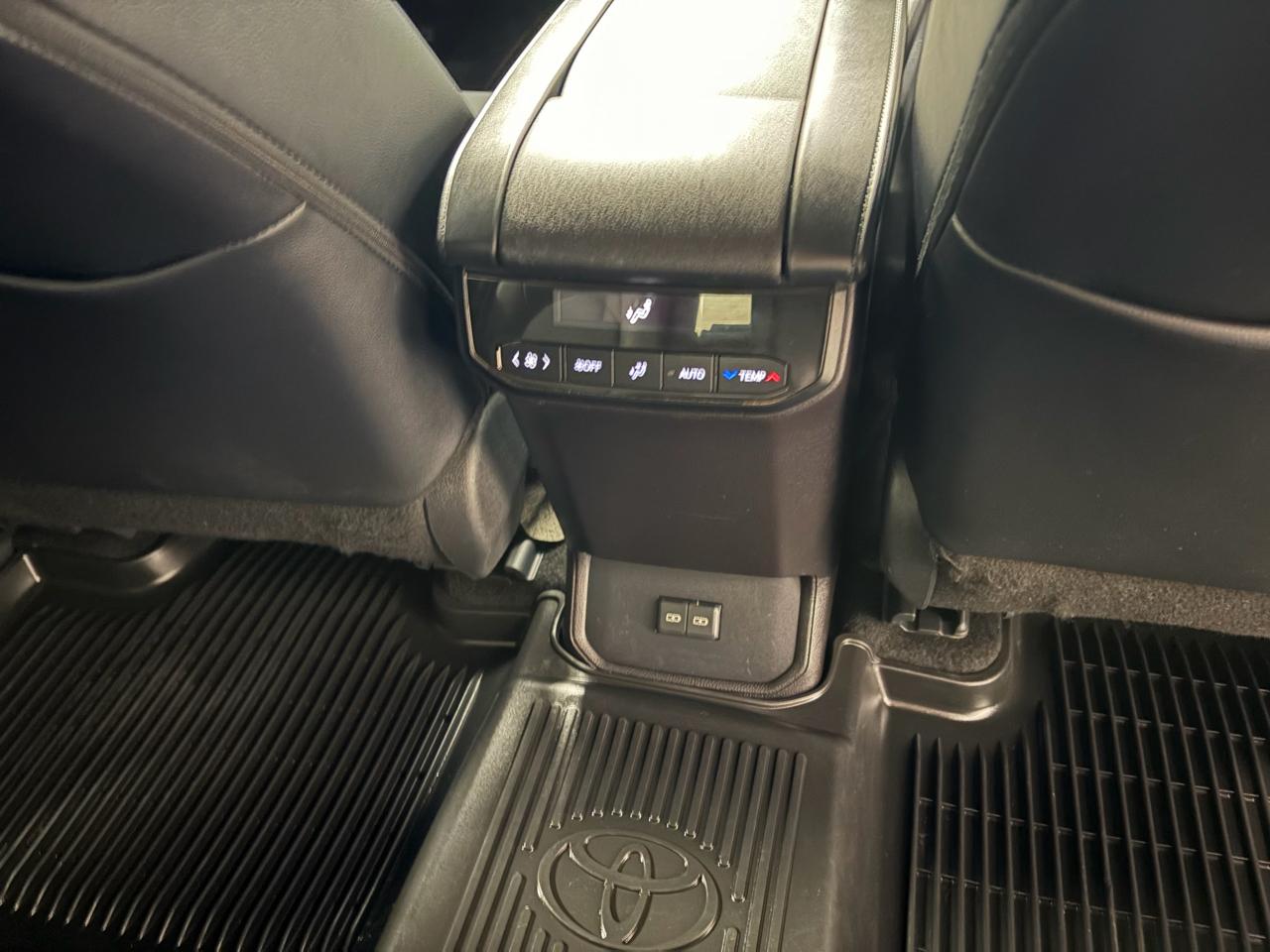 Toyota Highlander XLE AWD (Natl) 2025