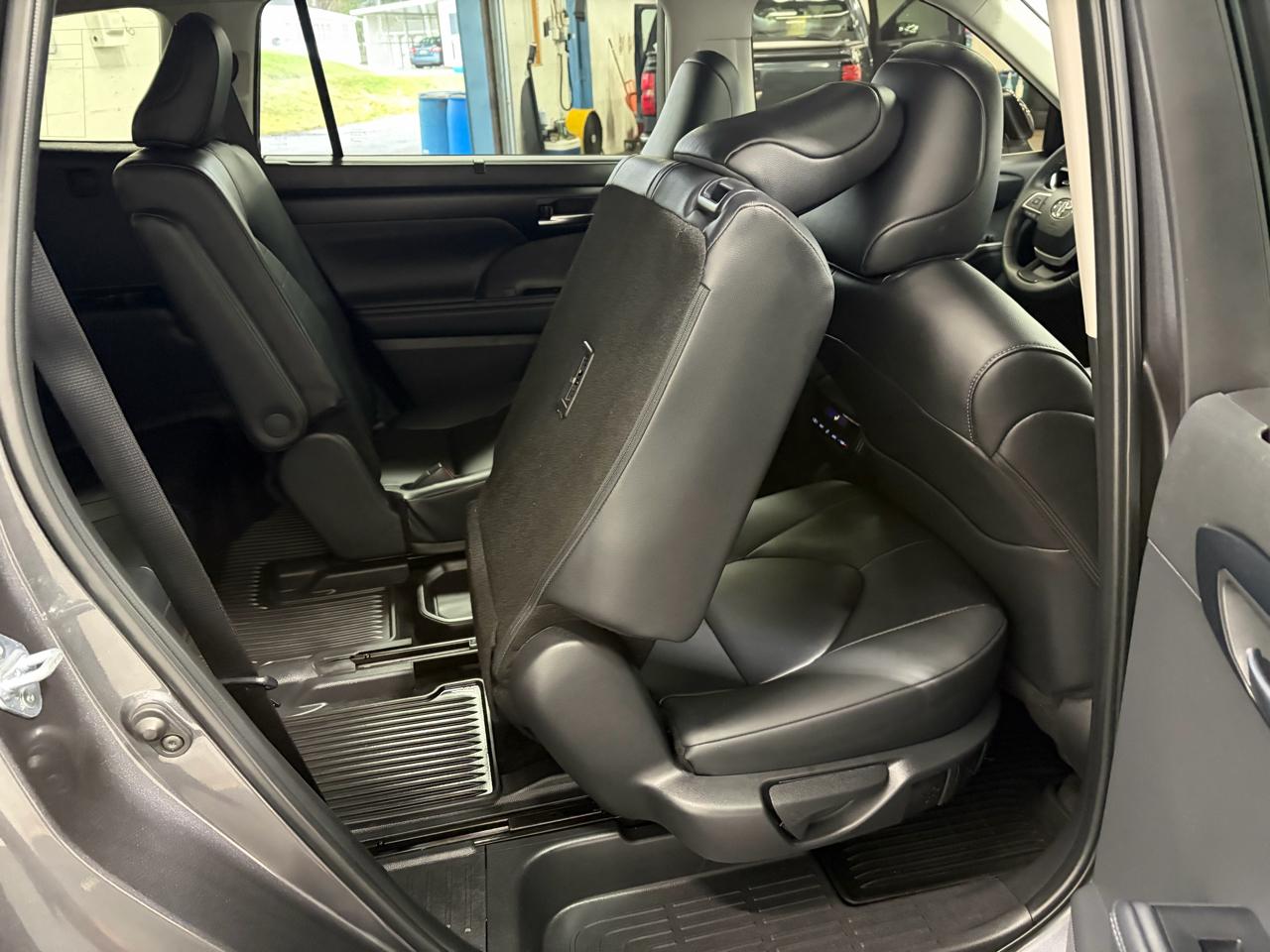 Toyota Highlander XLE AWD (Natl) 2025