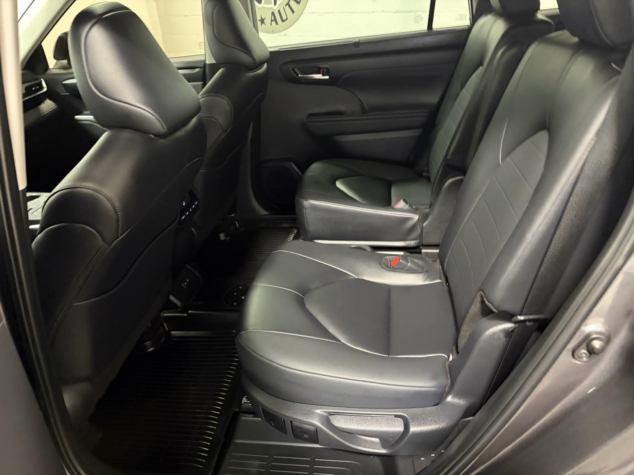 Toyota Highlander XLE AWD (Natl) 2025