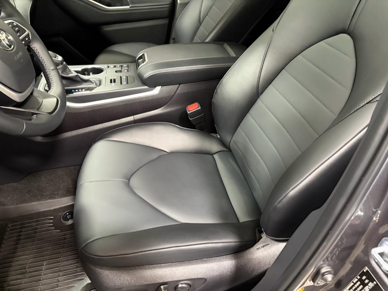 Toyota Highlander XLE AWD (Natl) 2025