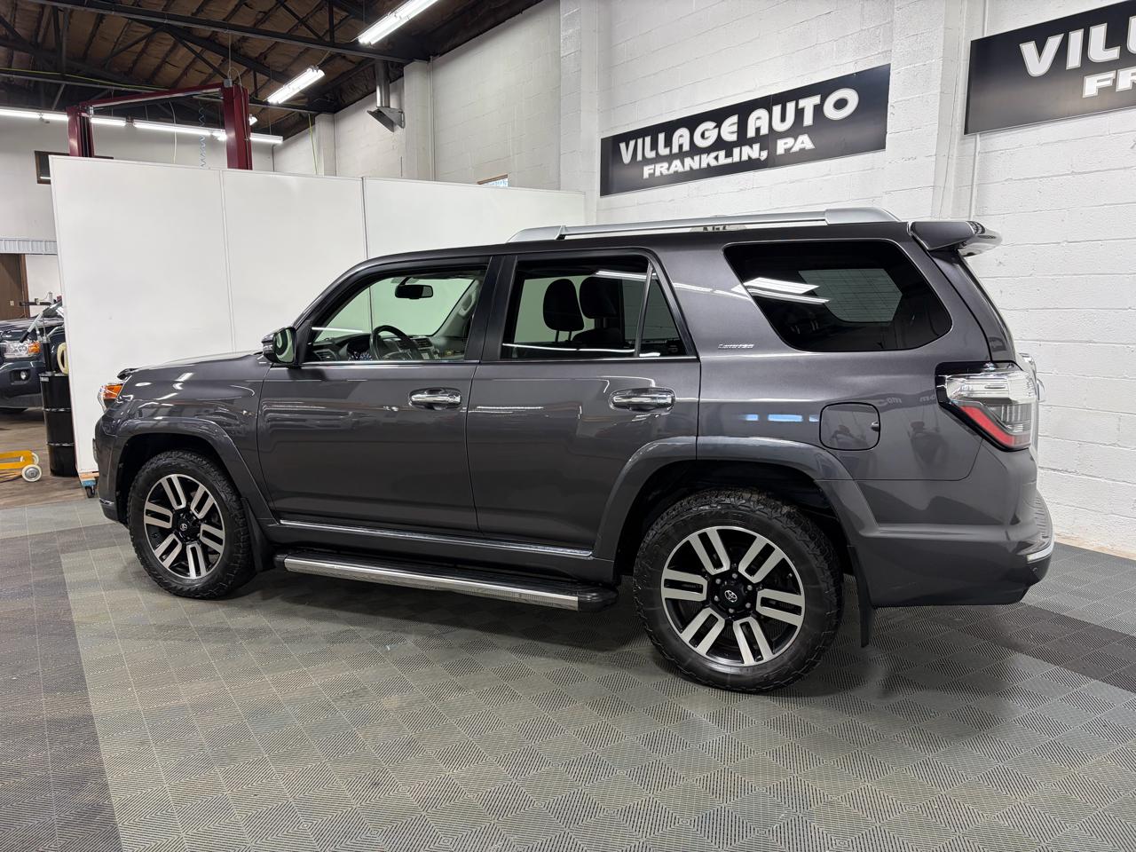 Toyota 4Runner Limited 4WD 2017