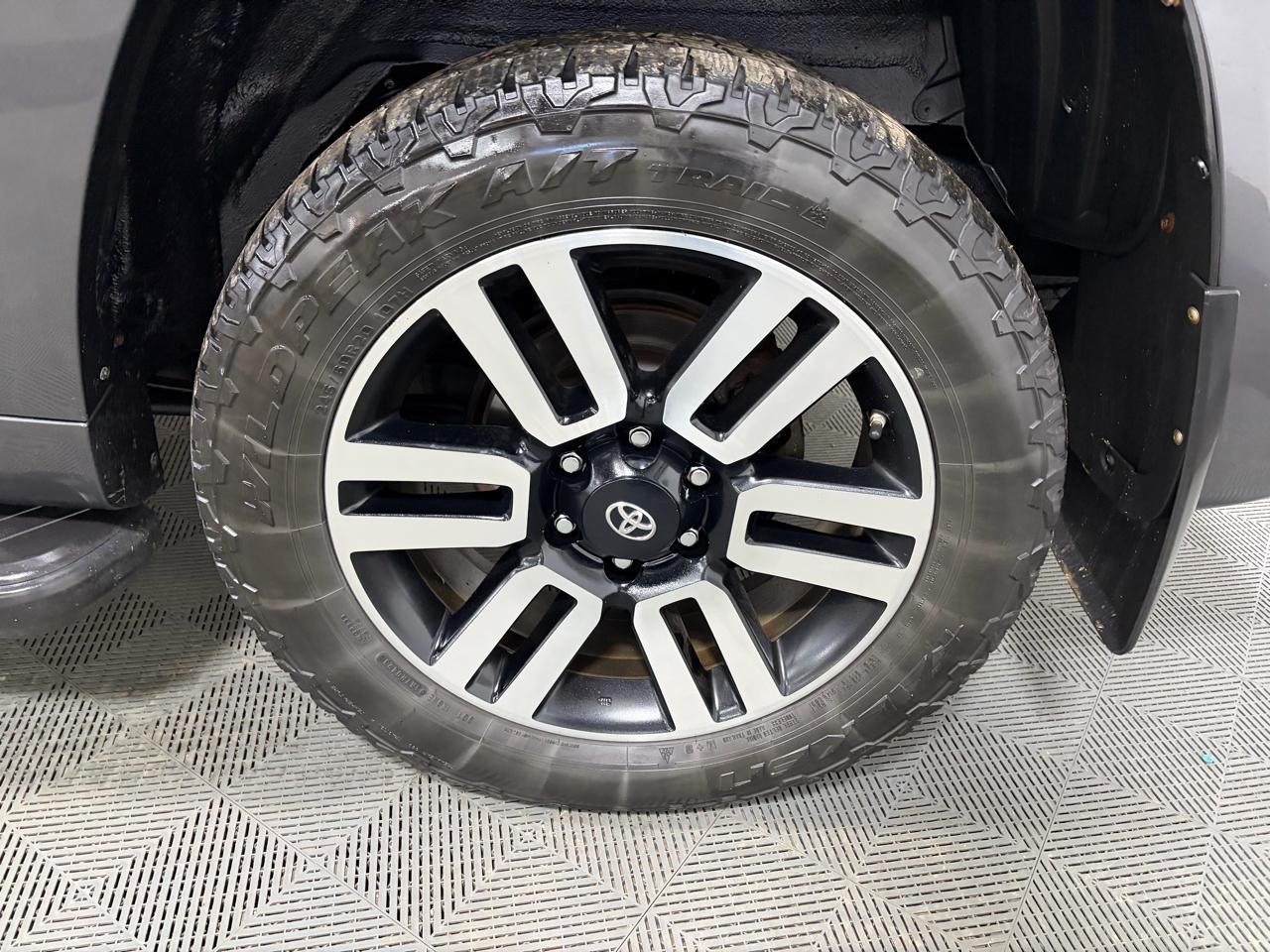 Toyota 4Runner Limited 4WD 2017