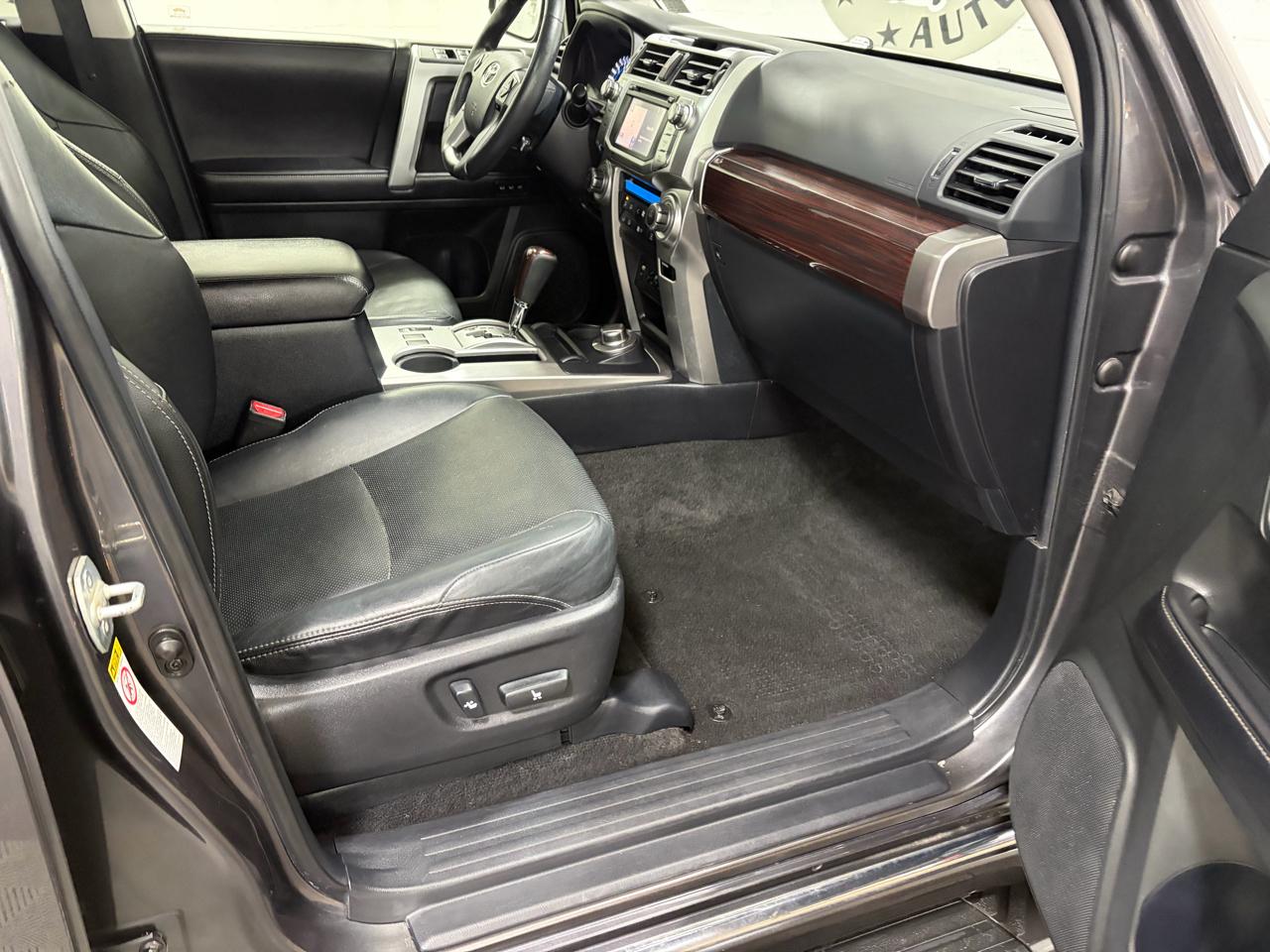 Toyota 4Runner Limited 4WD 2017