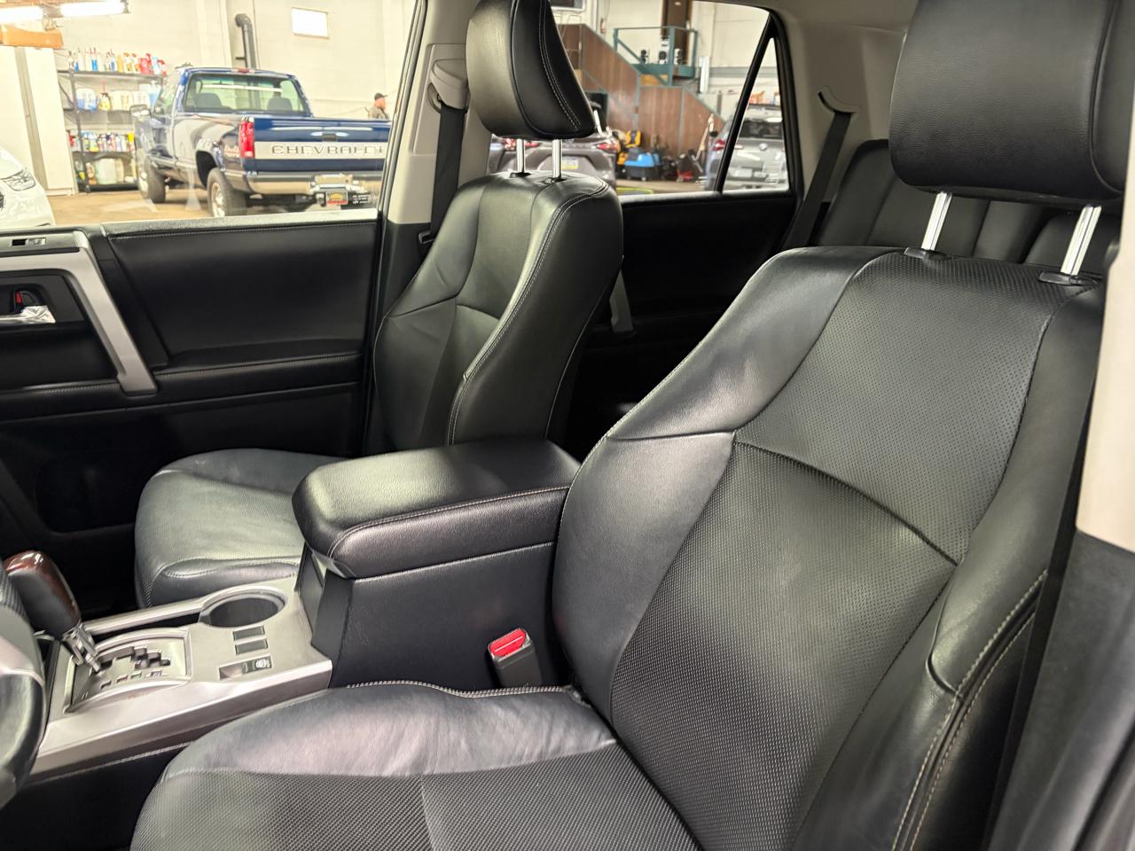 Toyota 4Runner Limited 4WD 2017