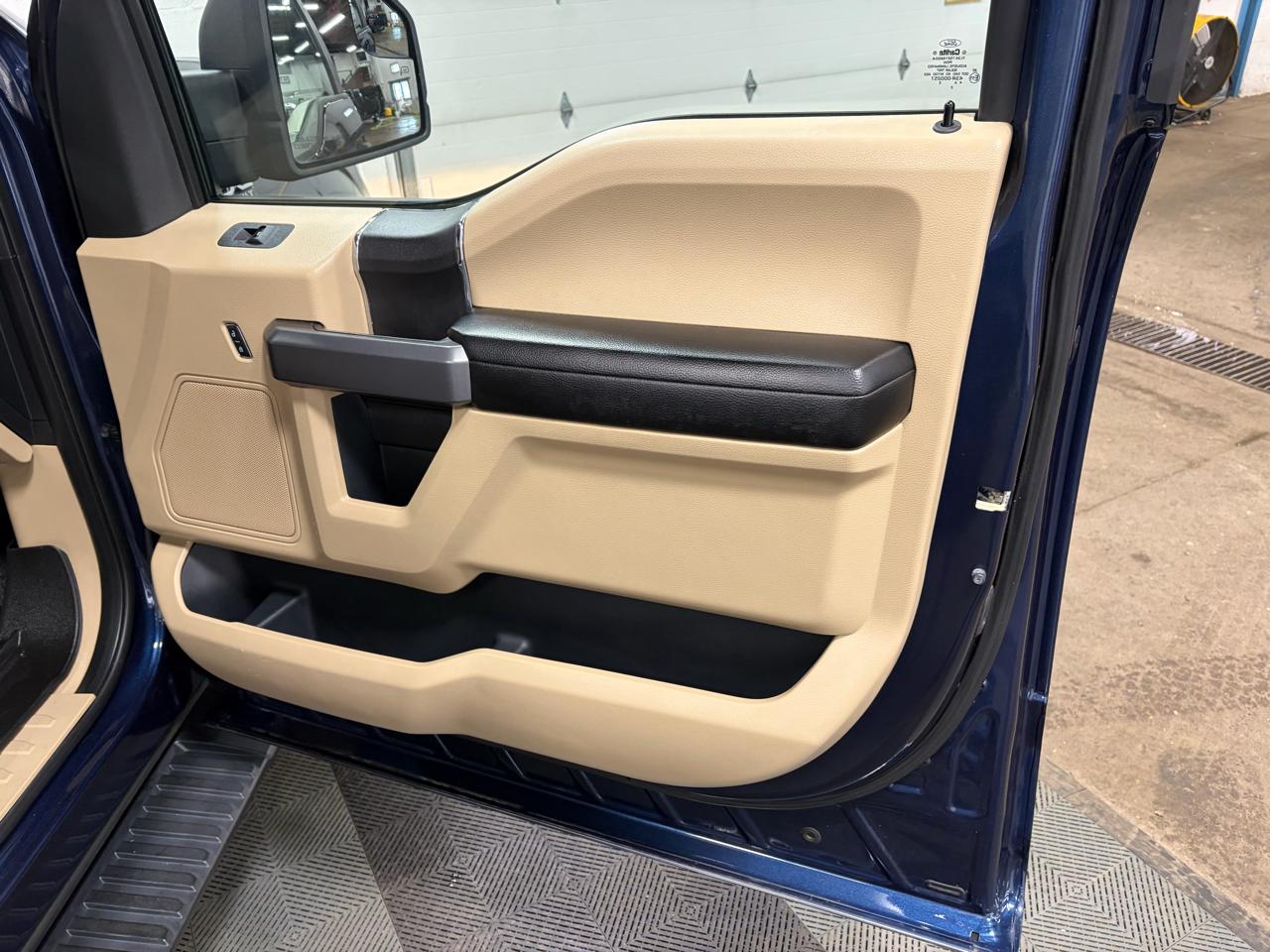 Ford F-150 4WD Reg Cab 126" XLT 2015