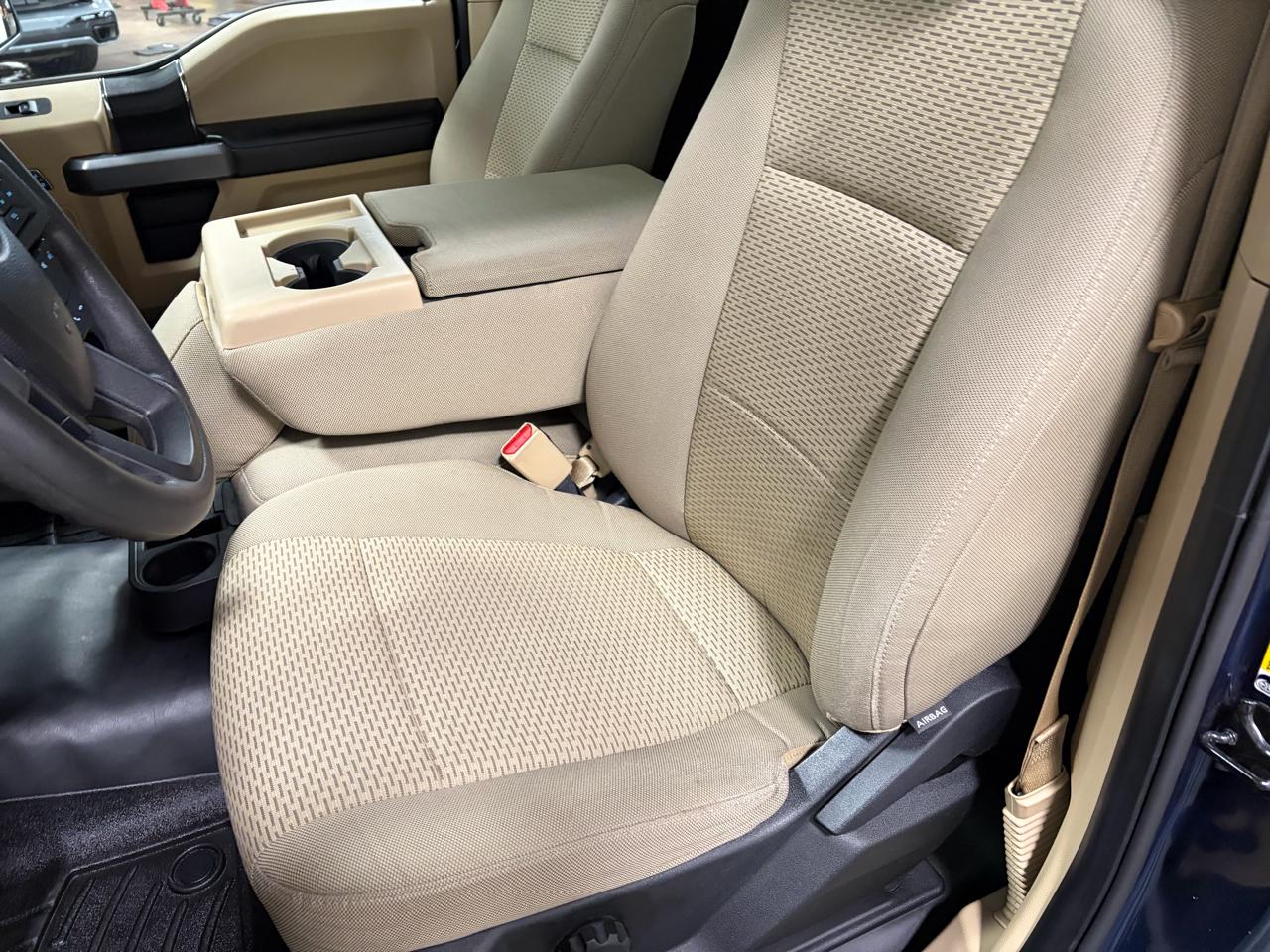 Ford F-150 4WD Reg Cab 126" XLT 2015