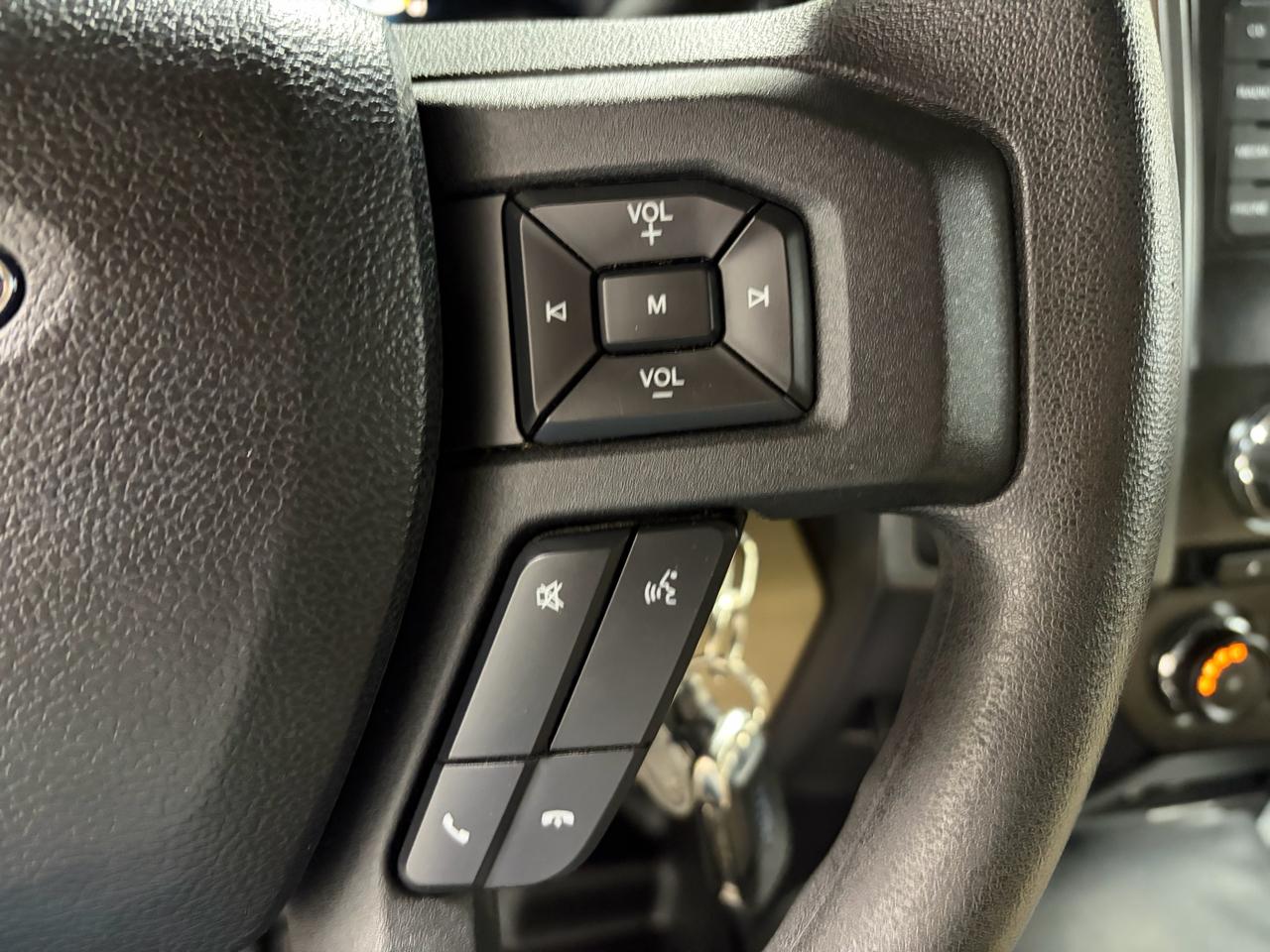 Ford F-150 4WD Reg Cab 126" XLT 2015