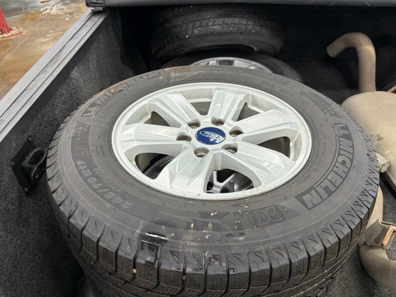 Ford F-150 4WD Reg Cab 126" XLT 2015