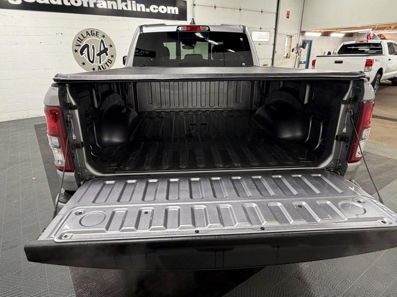 RAM 1500 Big Horn Quad Cab 4WD 2022
