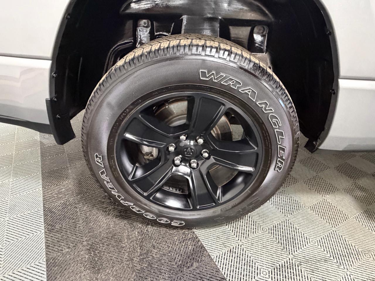 RAM 1500 Big Horn Quad Cab 4WD 2022