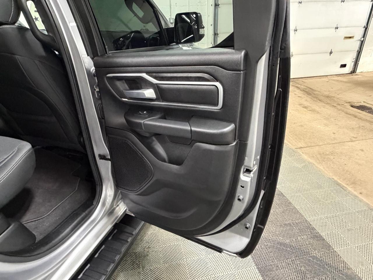 RAM 1500 Big Horn Quad Cab 4WD 2022