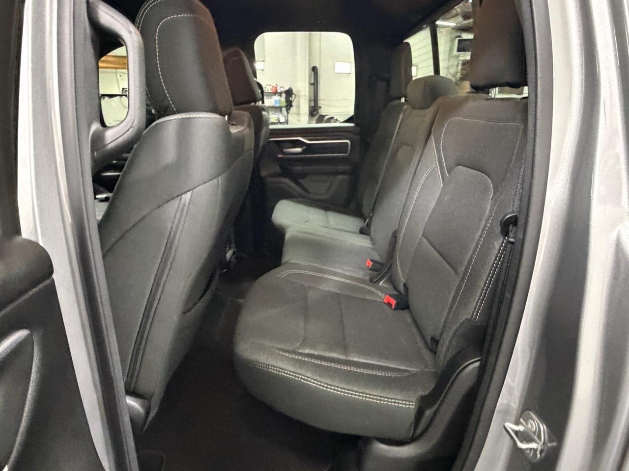 RAM 1500 Big Horn Quad Cab 4WD 2022