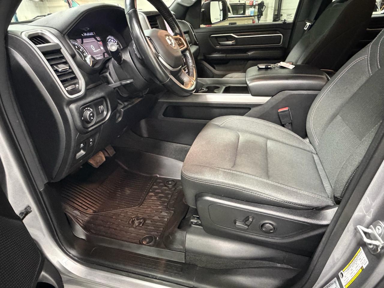 RAM 1500 Big Horn Quad Cab 4WD 2022