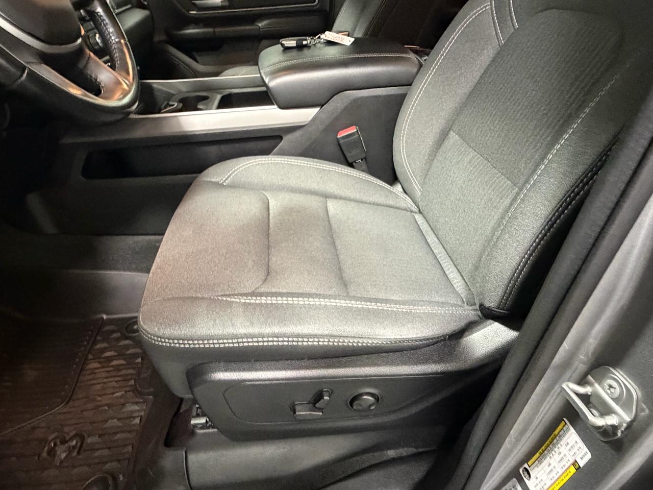 RAM 1500 Big Horn Quad Cab 4WD 2022