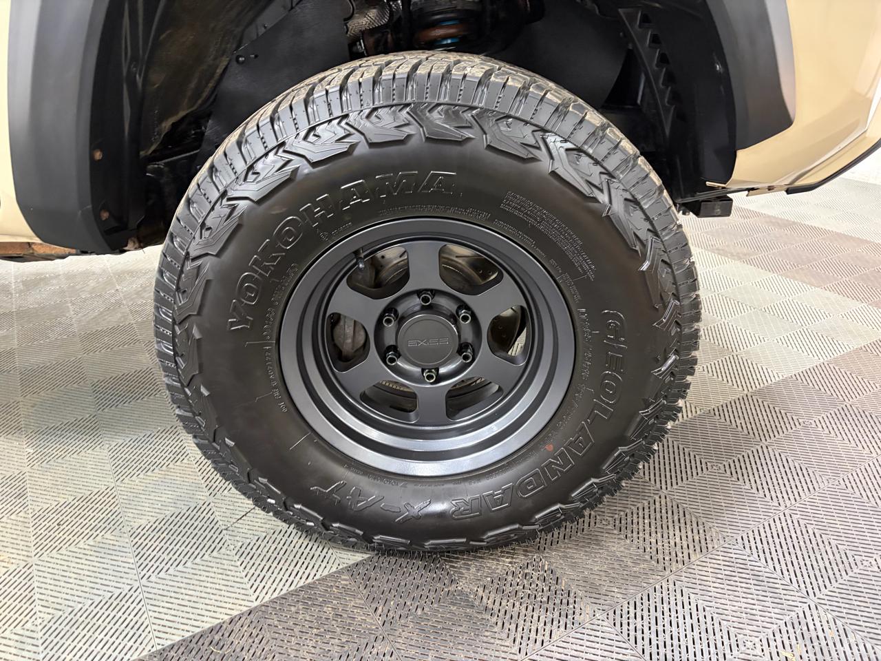 Toyota Tacoma TRD Off Road Double Cab 5' Bed V6 4x4 AT (Natl) 2016