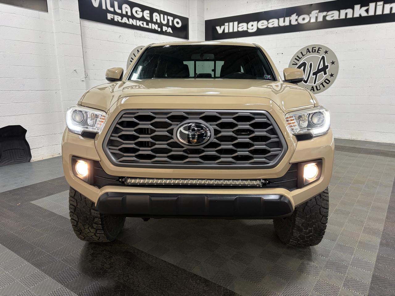 Toyota Tacoma TRD Off Road Double Cab 5' Bed V6 4x4 AT (Natl) 2016
