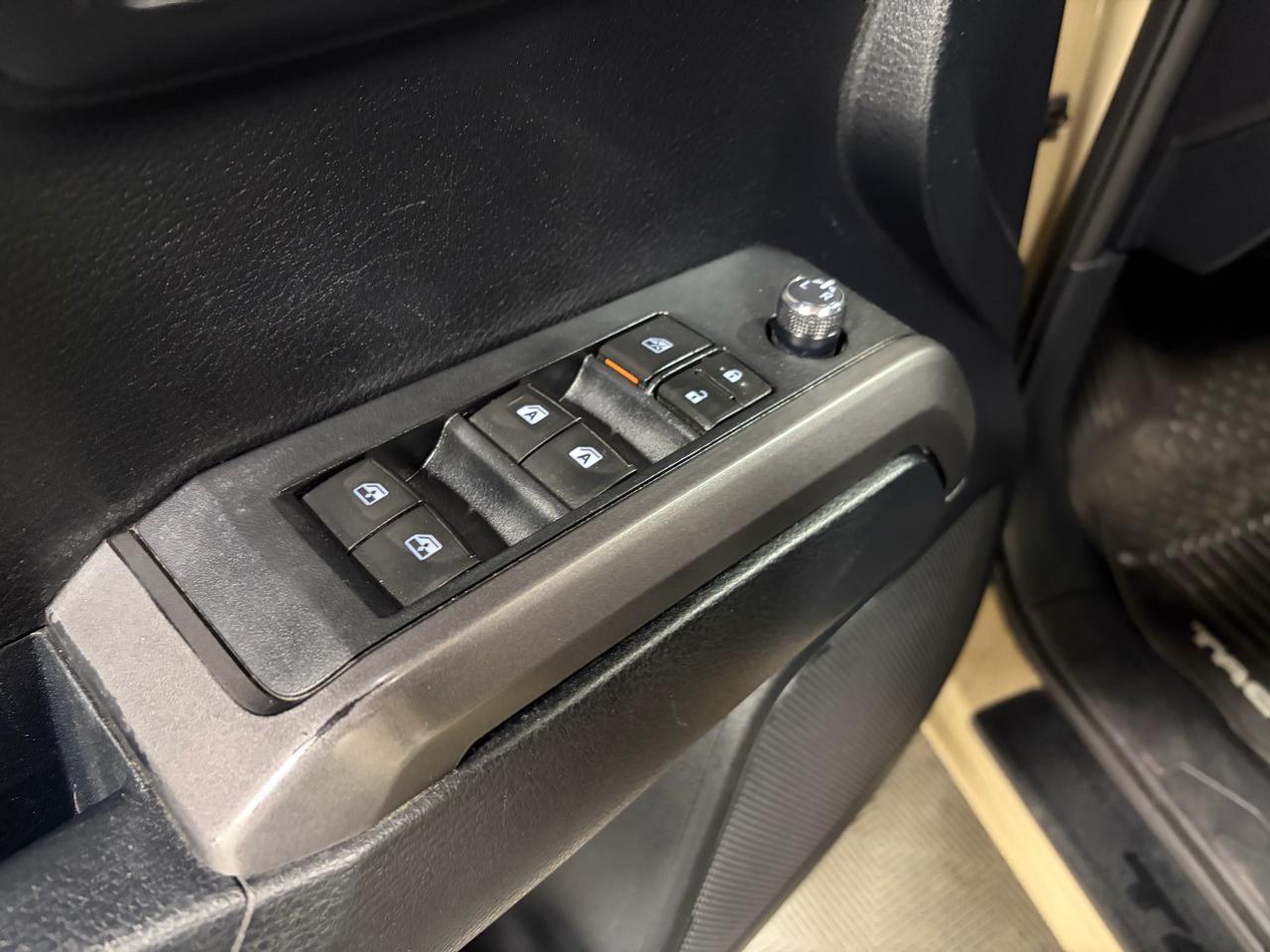 Toyota Tacoma TRD Off Road Double Cab 5' Bed V6 4x4 AT (Natl) 2016