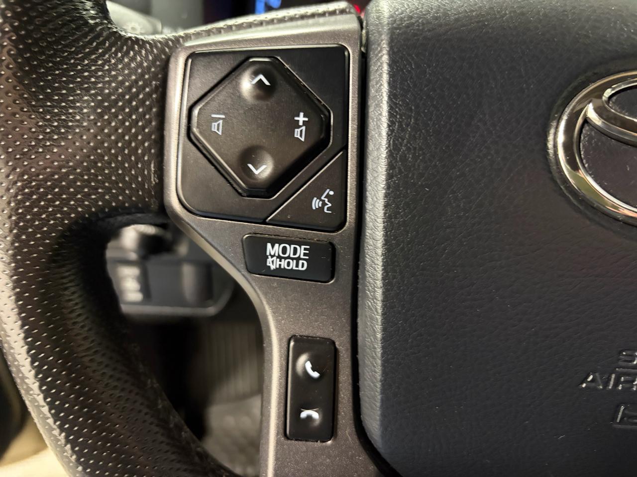 Toyota Tacoma TRD Off Road Double Cab 5' Bed V6 4x4 AT (Natl) 2016