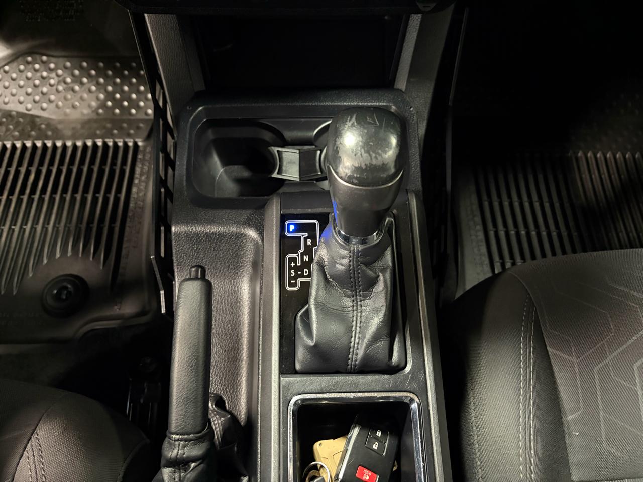 Toyota Tacoma TRD Off Road Double Cab 5' Bed V6 4x4 AT (Natl) 2016