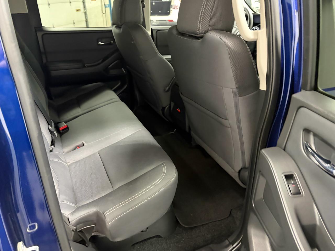 Nissan Frontier Crew Cab 4x4 SV 2022