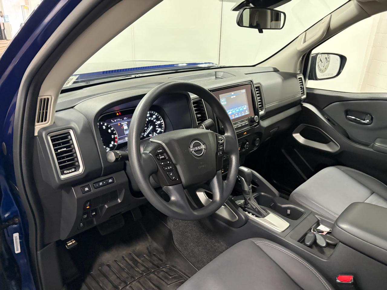 Nissan Frontier Crew Cab 4x4 SV 2022