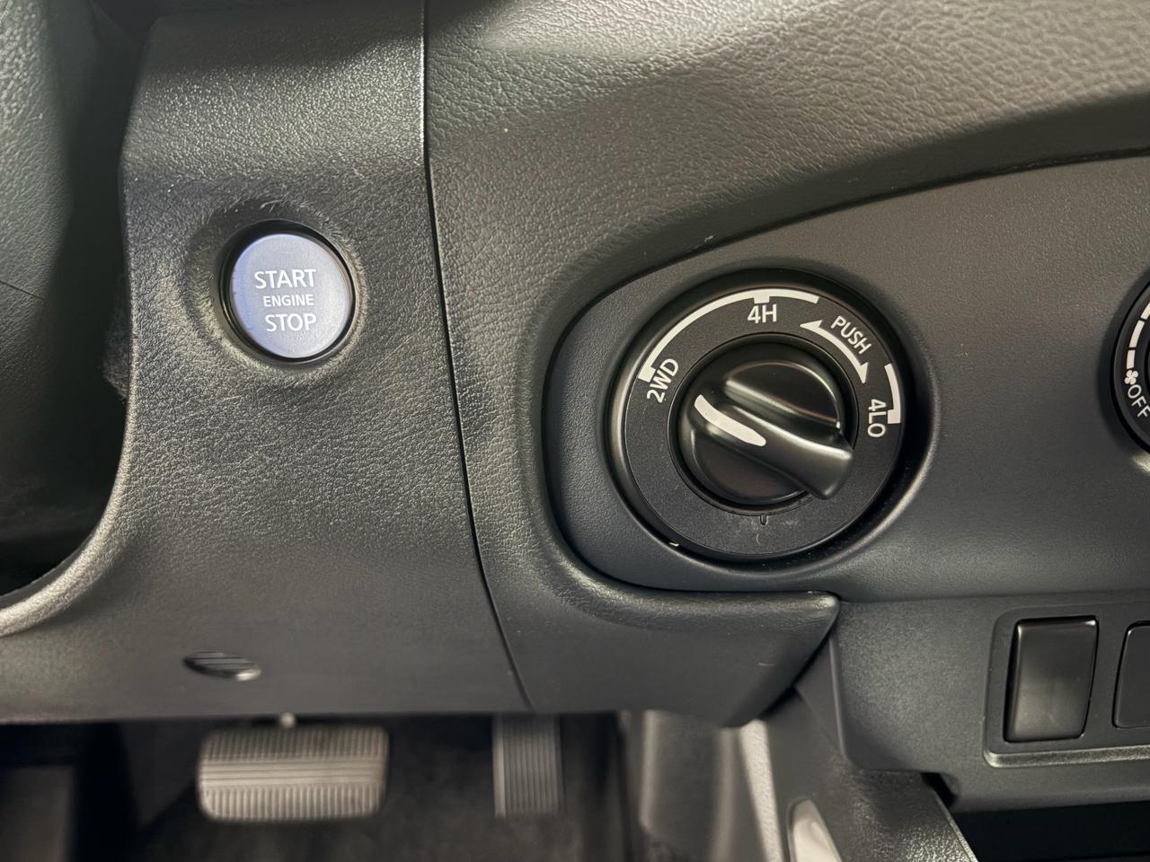 Nissan Frontier Crew Cab 4x4 SV 2022