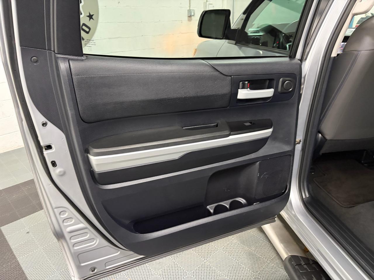 Toyota Tundra SR5 5.7L V8 CrewMax 4WD 2014