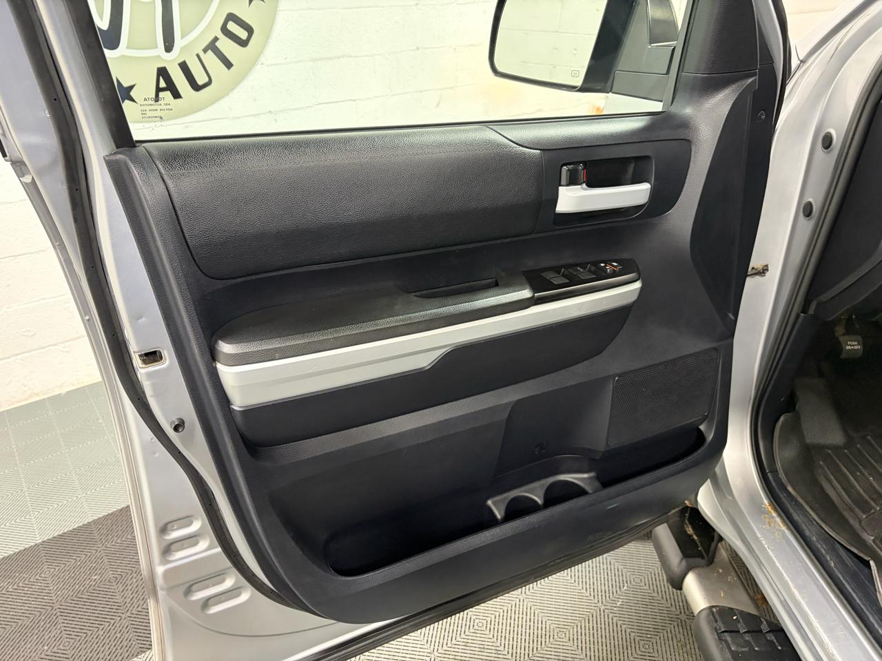 Toyota Tundra SR5 5.7L V8 CrewMax 4WD 2014