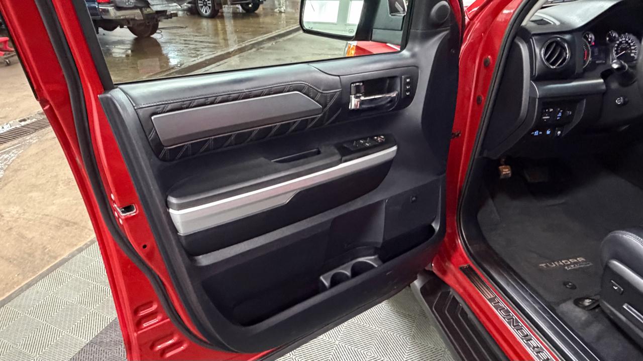 Toyota Tundra Platinum CrewMax 5.7L FFV 4WD 2014