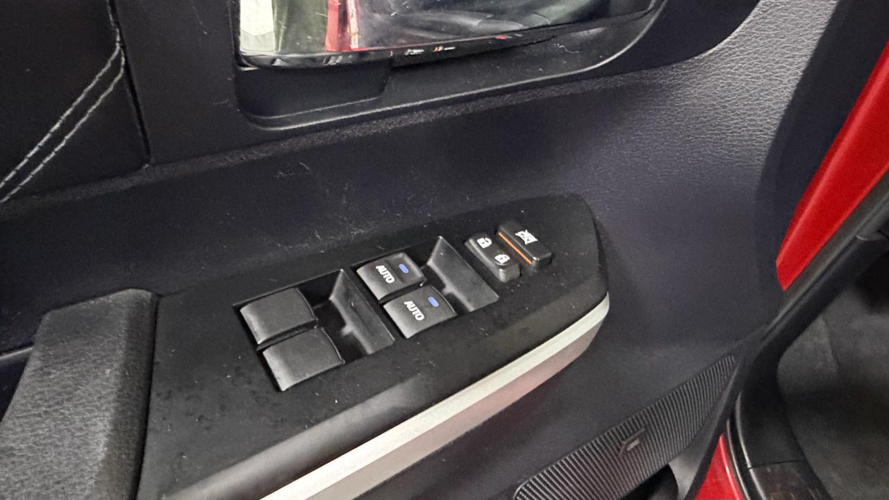 Toyota Tundra Platinum CrewMax 5.7L FFV 4WD 2014