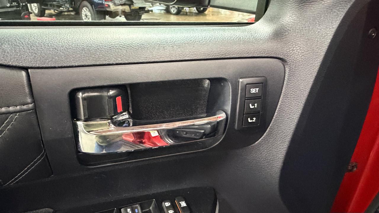 Toyota Tundra Platinum CrewMax 5.7L FFV 4WD 2014