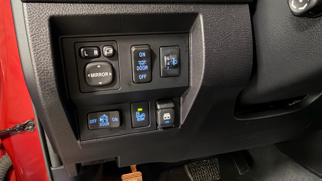 Toyota Tundra Platinum CrewMax 5.7L FFV 4WD 2014