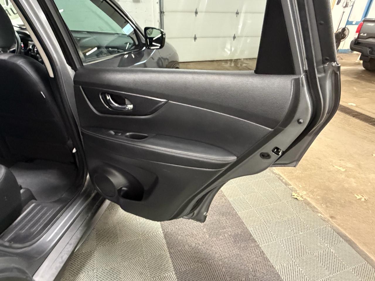 Nissan Rogue AWD SV 2017