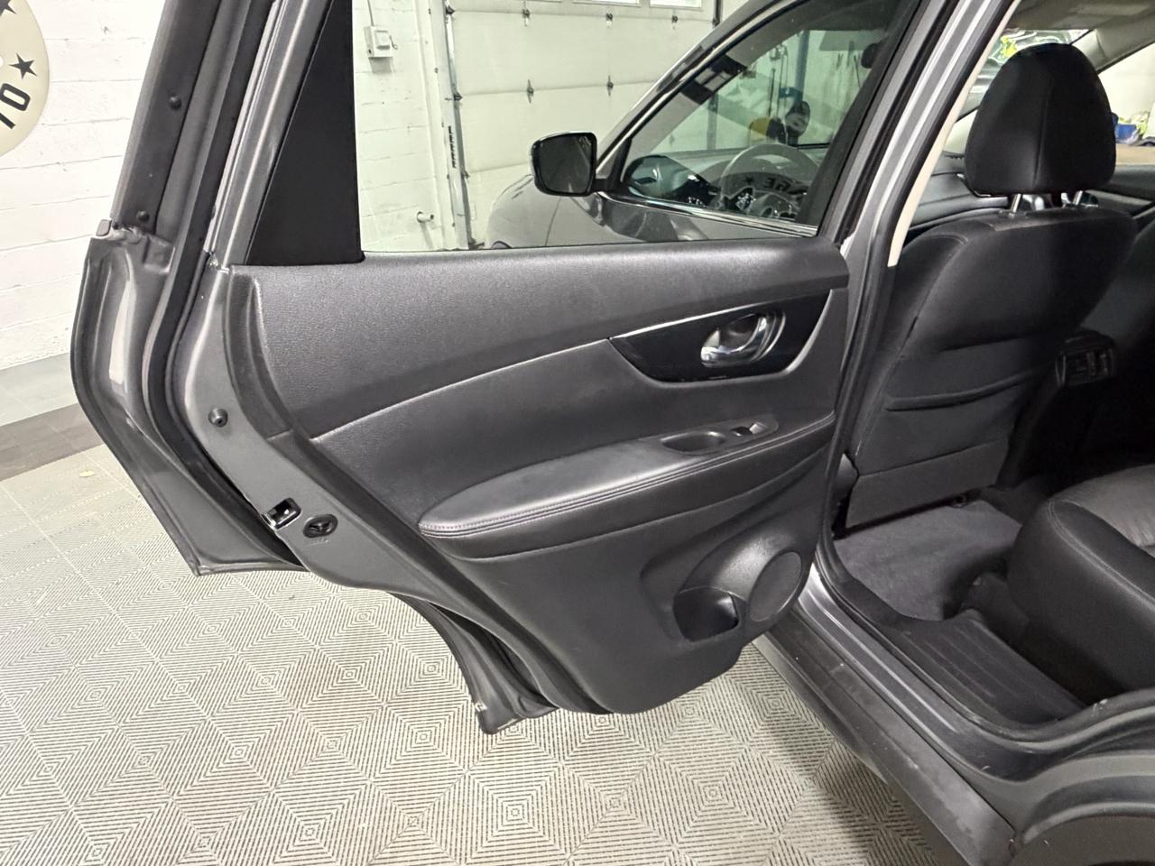 Nissan Rogue AWD SV 2017